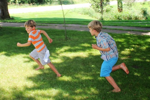 kids running